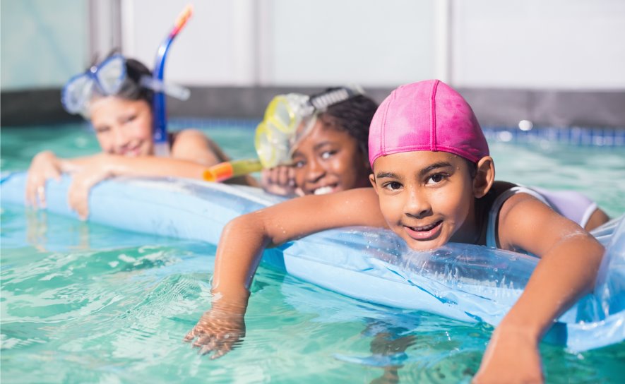 kids-in-pool474235092